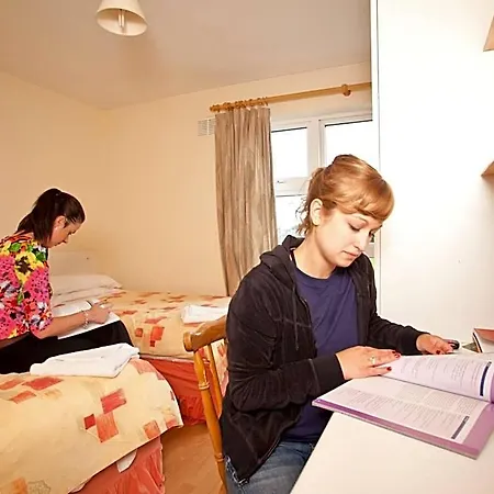 Hostel Courtbrack - Off Campus *