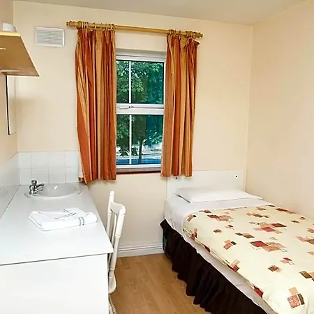 Hostel Courtbrack - Off Campus *