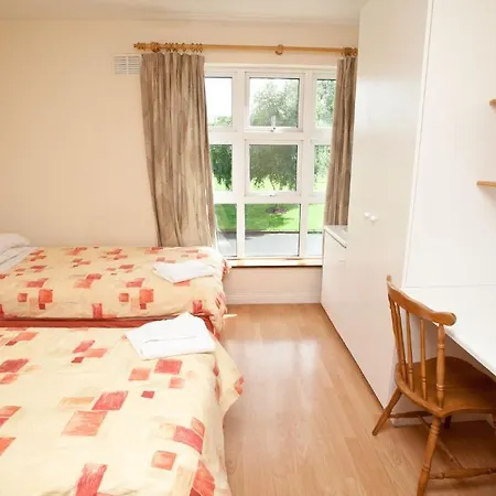 Courtbrack - Off Campus Hostel *