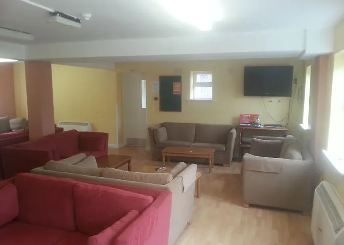 Courtbrack - Off Campus Hostel *