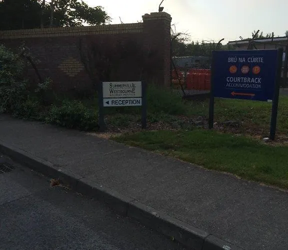 Hostel Courtbrack - Off Campus *