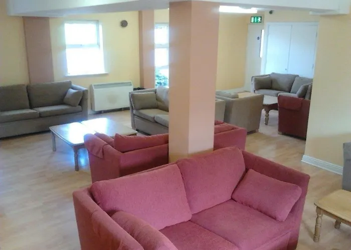 Hostel Courtbrack - Off Campus *