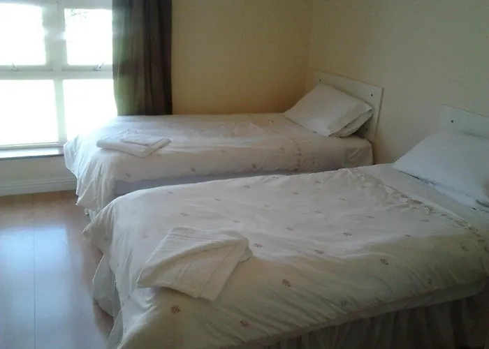 Courtbrack - Off Campus *